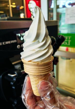 เครื่องทำไอศครีม Softserve รุ่น Home ice 16-18L/H (1 คอมเพลสเซอร์) 1 หัวจ่าย